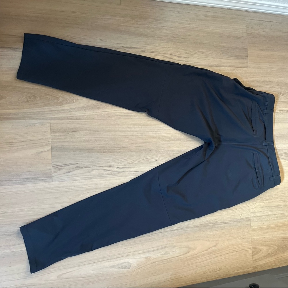 Used Lululemon men’s slacks. Regular fit 34x32. No holes or tears.